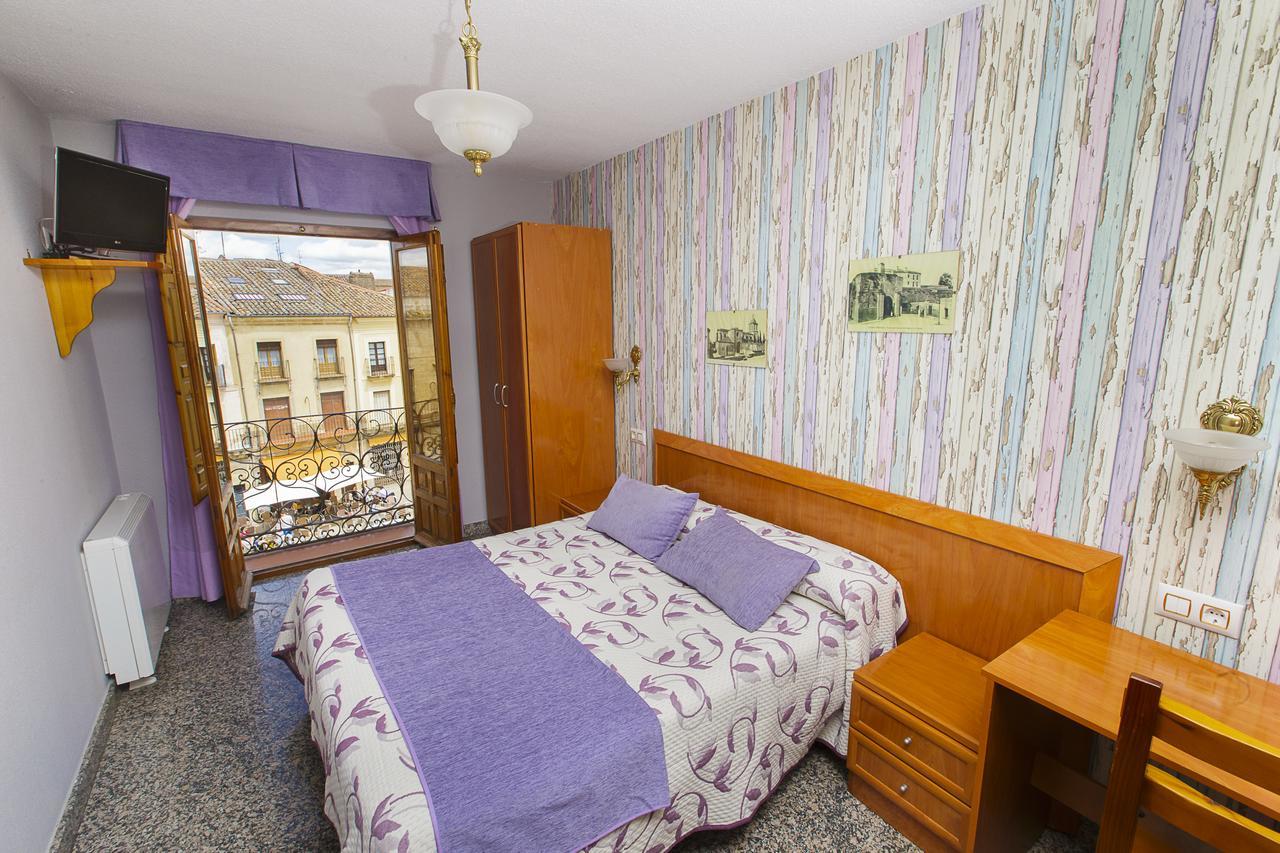 Plaza Hostal